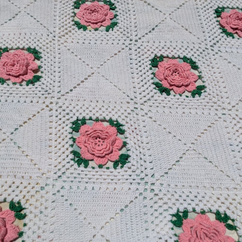 Vintage Hand Crocheted Cotton Bedspread-1954 Rose Bower Pattern-White Pink Green - Picture 8 of 15